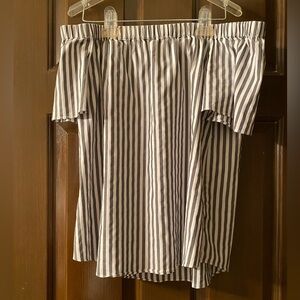 Vince Camuto Off Shoulder Blouse XS EUC!